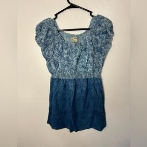 Floral Design Blue Ruffled Blouse Size Small